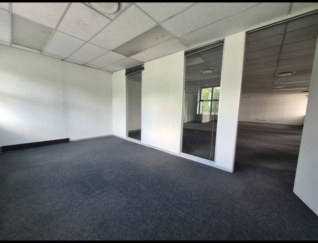 280M² OFFICE TO LET IN HYDE PARK